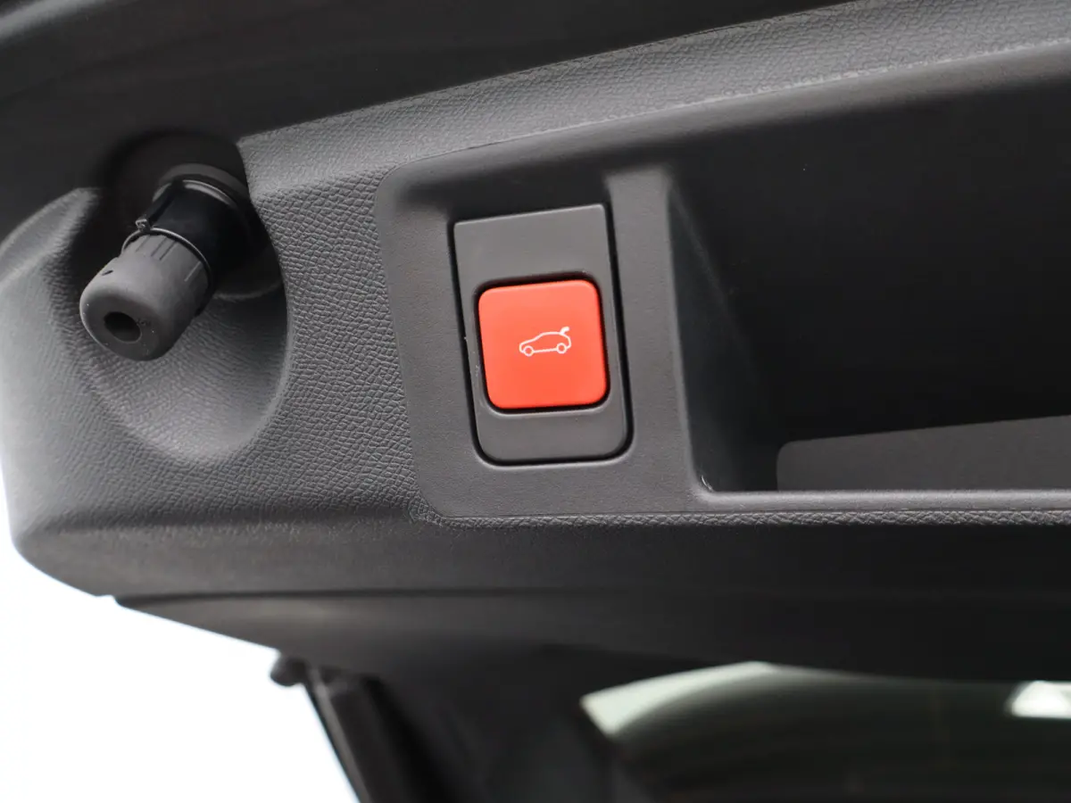 1.2 PureTech GT 360 Graden Camera | Elektrische Kofferklep | Dodehoekbewaking | Parkeersenoren Voor en Achter | Adaptive Cruise Control | Drive Assist | Elektrisch Verstelbare Stoelen met Ma