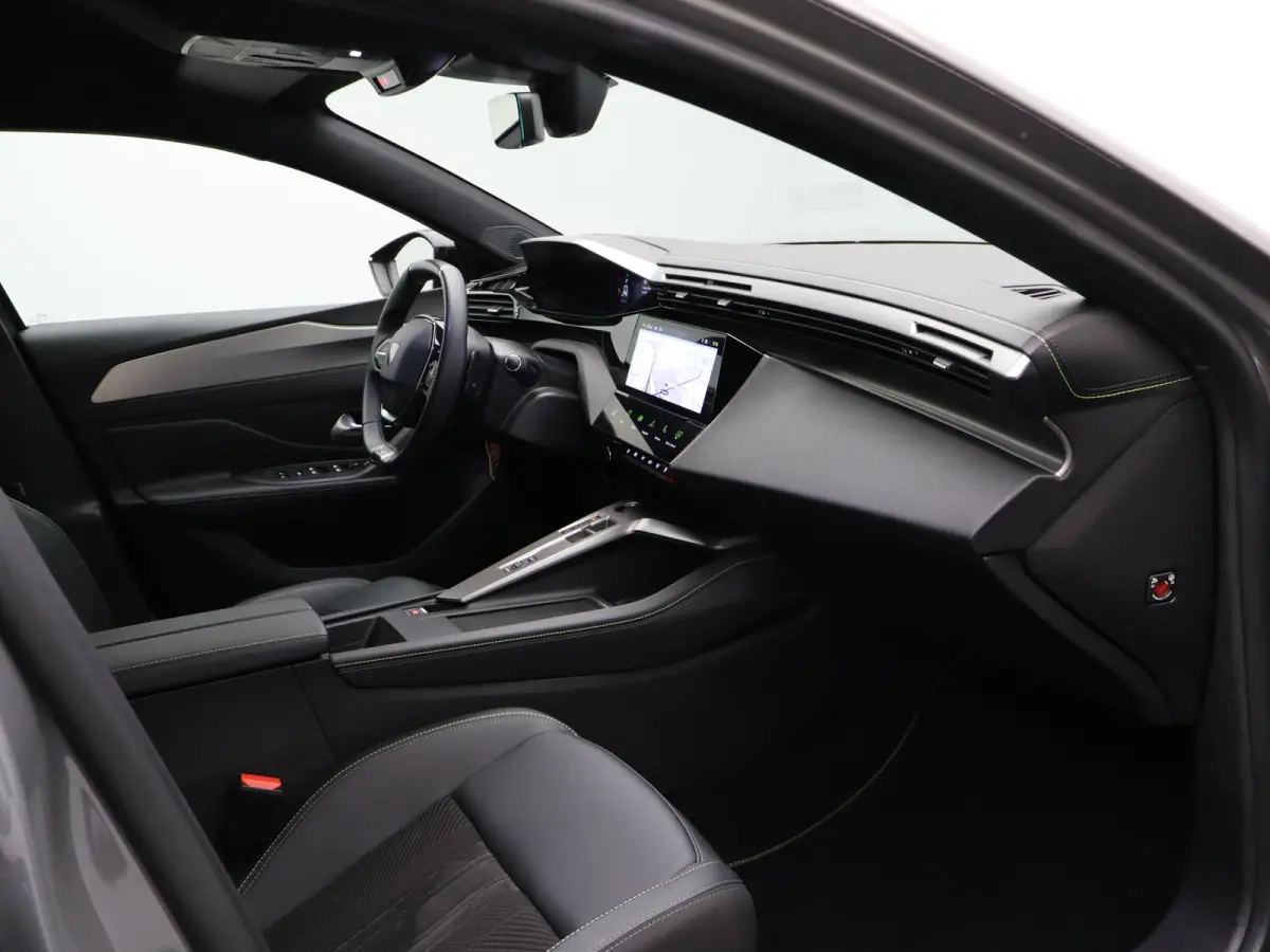 1.2 PureTech GT 360 Graden Camera | Elektrische Kofferklep | Dodehoekbewaking | Parkeersenoren Voor en Achter | Adaptive Cruise Control | Drive Assist | Elektrisch Verstelbare Stoelen met Ma
