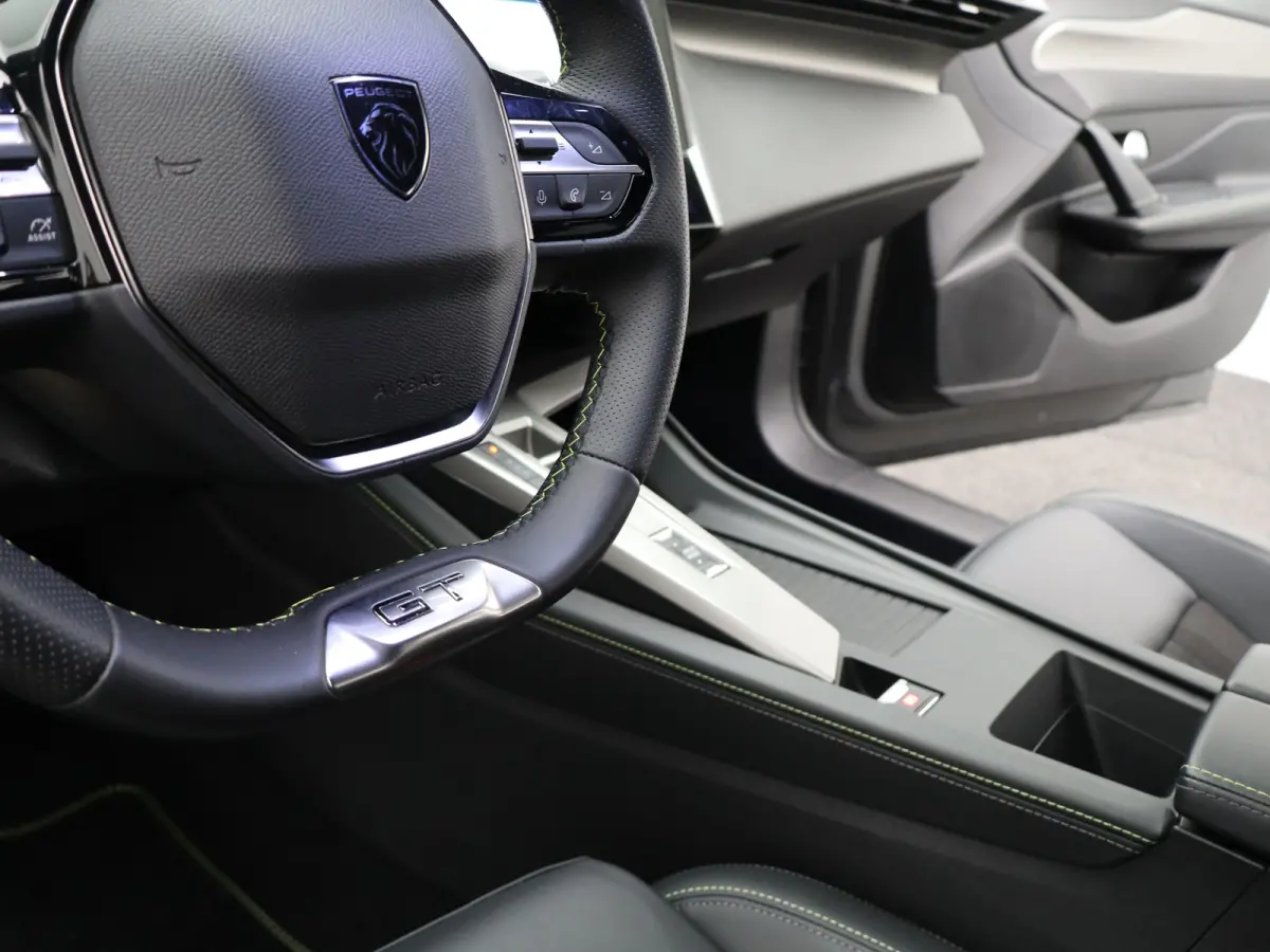 1.2 PureTech GT 360 Graden Camera | Elektrische Kofferklep | Dodehoekbewaking | Parkeersenoren Voor en Achter | Adaptive Cruise Control | Drive Assist | Elektrisch Verstelbare Stoelen met Ma