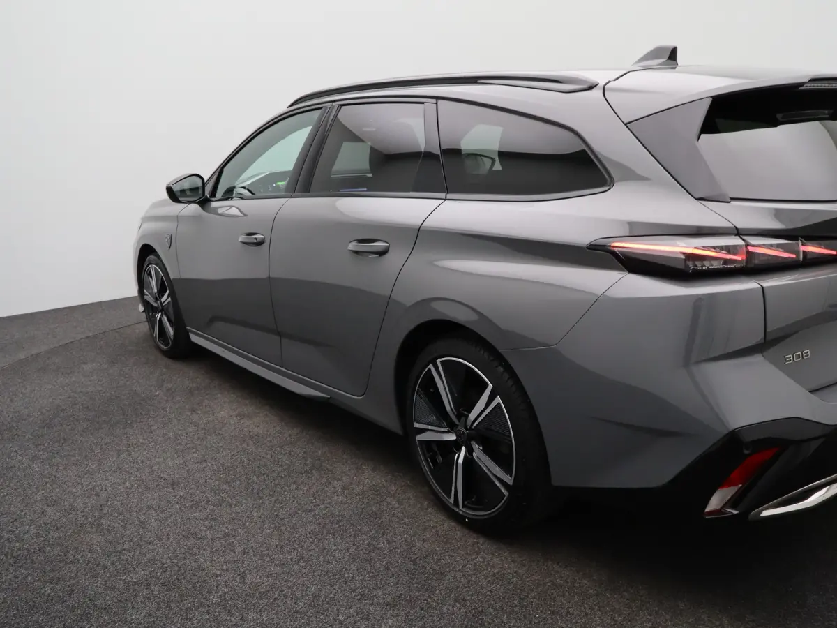 1.2 PureTech GT 360 Graden Camera | Elektrische Kofferklep | Dodehoekbewaking | Parkeersenoren Voor en Achter | Adaptive Cruise Control | Drive Assist | Elektrisch Verstelbare Stoelen met Ma