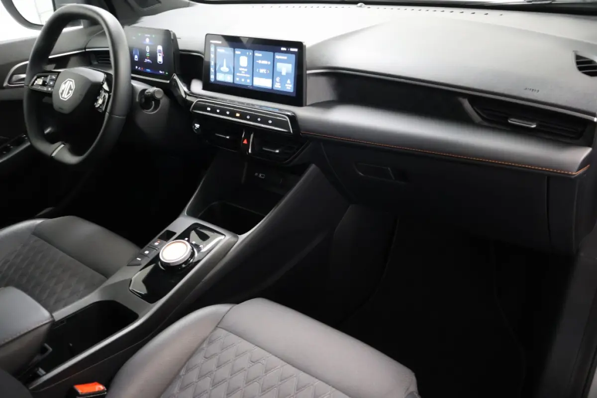 1.5 Hybrid+ Luxury | All Weather Banden