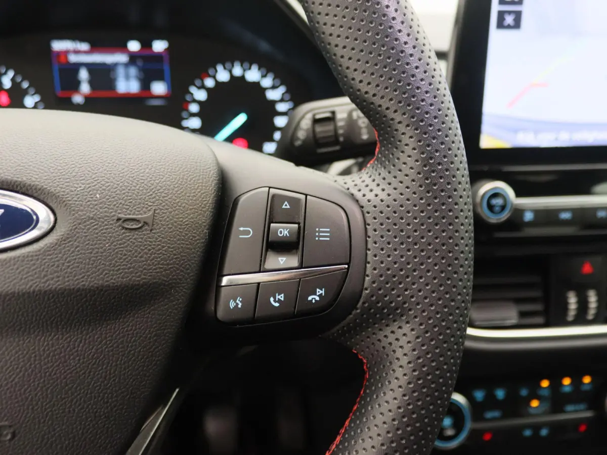 1.0 EcoBoost Titanium | Apple Carplay/Android Auto | Camera | Winter Pakket | Led Verlichting |