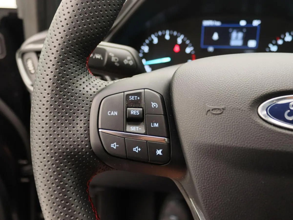 1.0 EcoBoost Titanium | Apple Carplay/Android Auto | Camera | Winter Pakket | Led Verlichting |