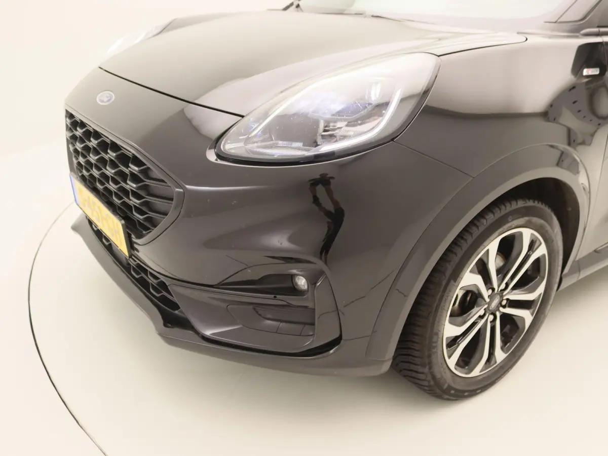 1.0 EcoBoost Titanium | Apple Carplay/Android Auto | Camera | Winter Pakket | Led Verlichting |