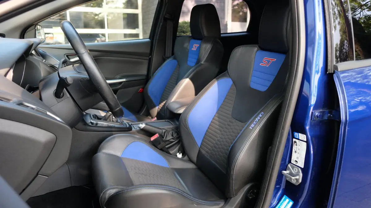 2.0 ST-3 250PK NAVI RS XENON