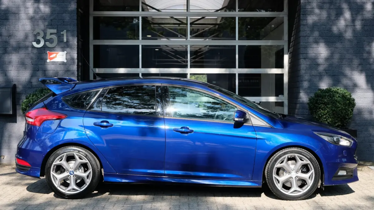 2.0 ST-3 250PK NAVI RS XENON
