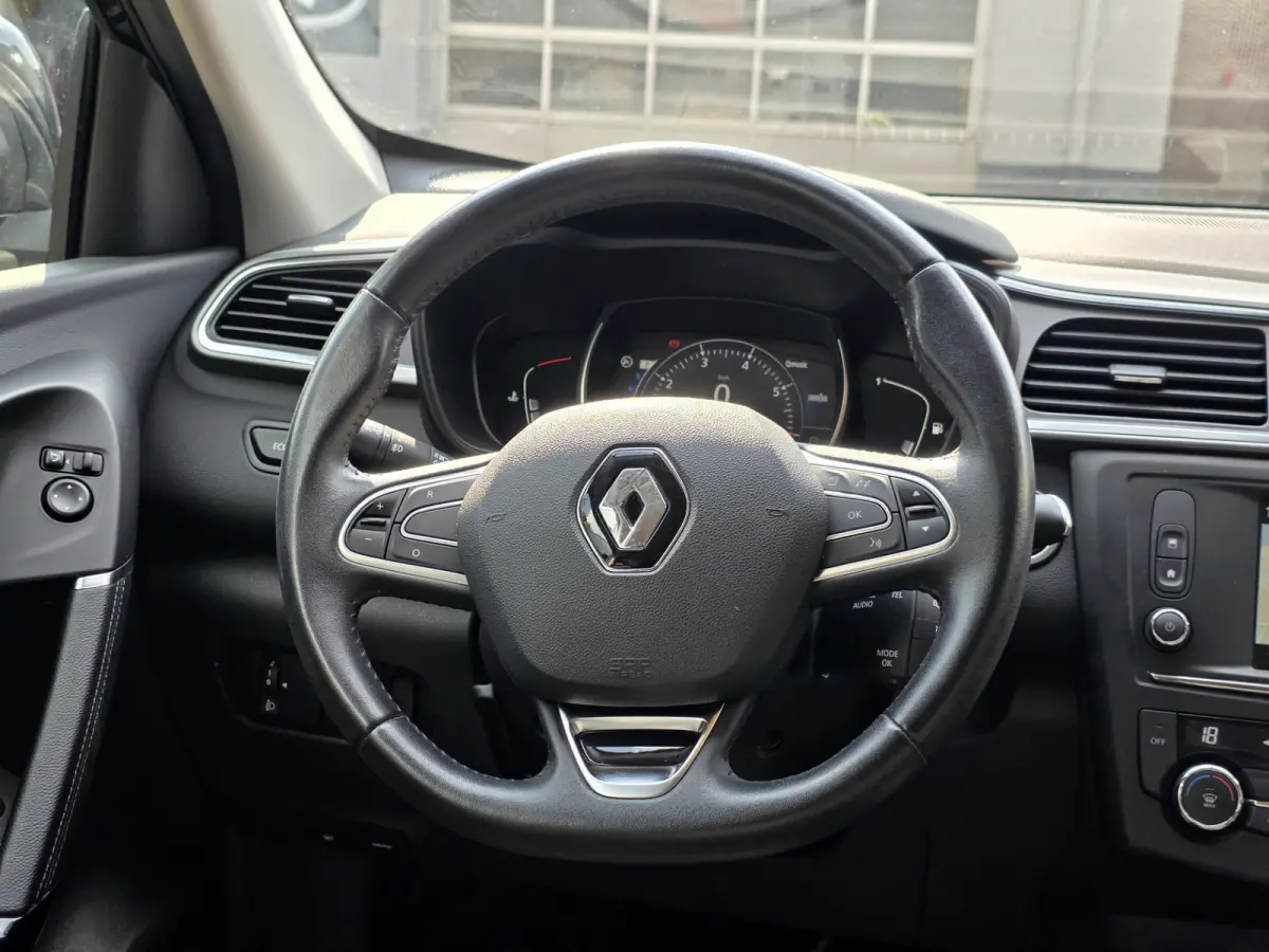 1.2 TCe Zen / CLIMA / CRUISE / NAVI / NAP