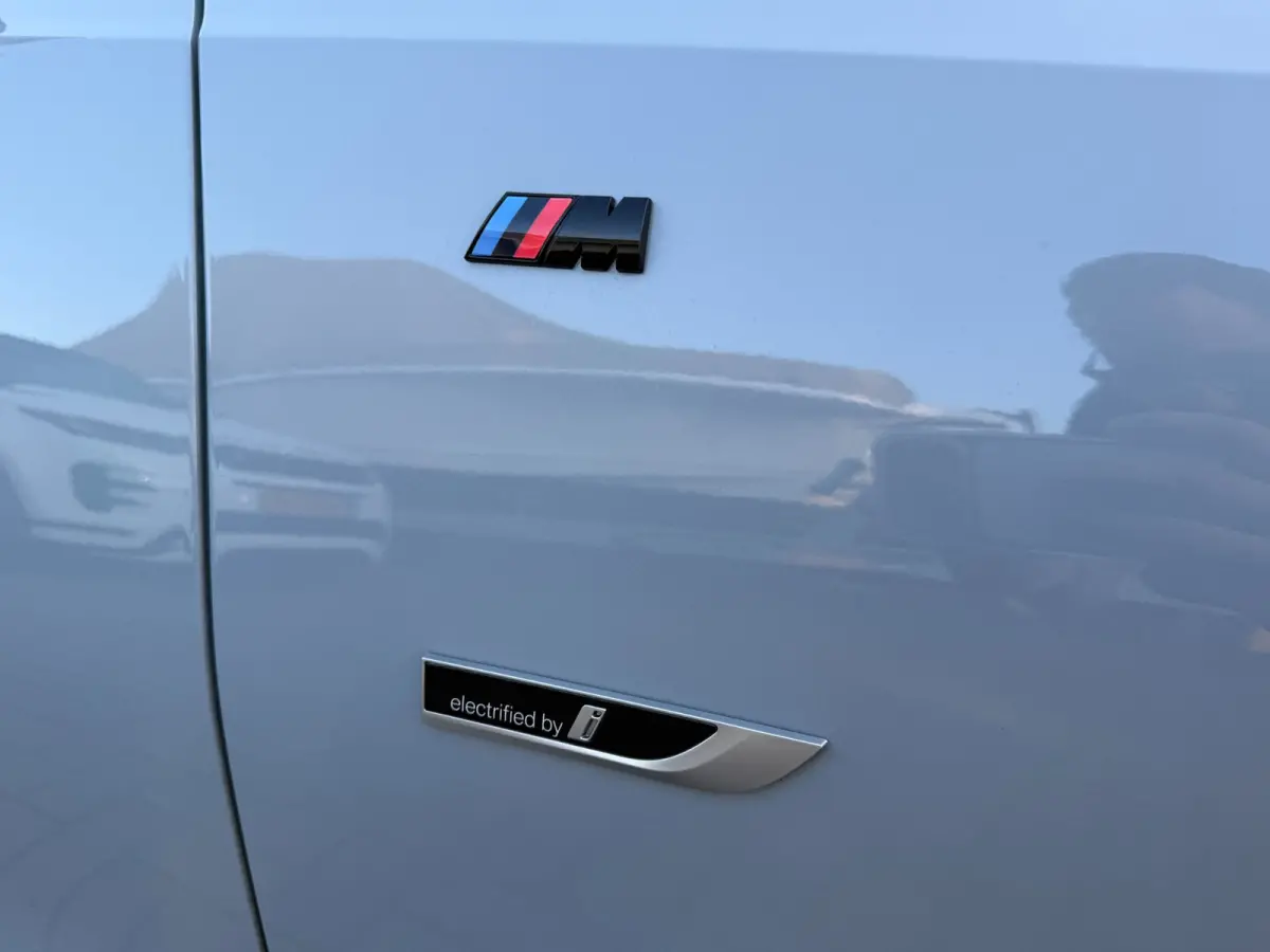 320e M-Sport Performance / Pano / Hud / 360 Cam / H&K / Full Black .