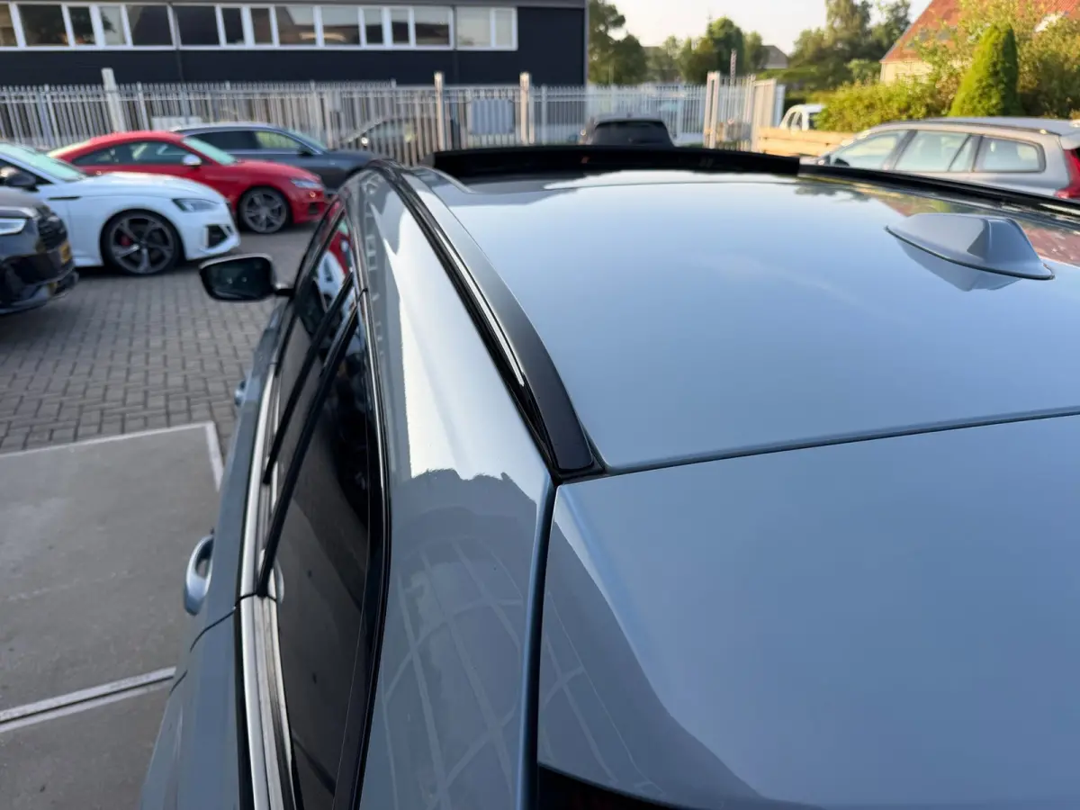 320e M-Sport Performance / Pano / Hud / 360 Cam / H&K / Full Black .