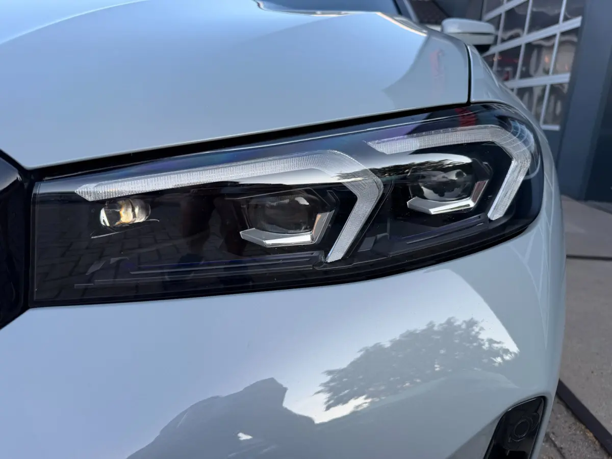 320e M-Sport Performance / Pano / Hud / 360 Cam / H&K / Full Black .