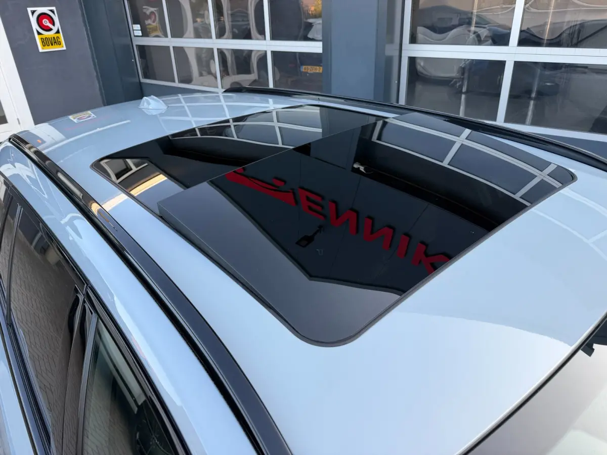 320e M-Sport Performance / Pano / Hud / 360 Cam / H&K / Full Black .