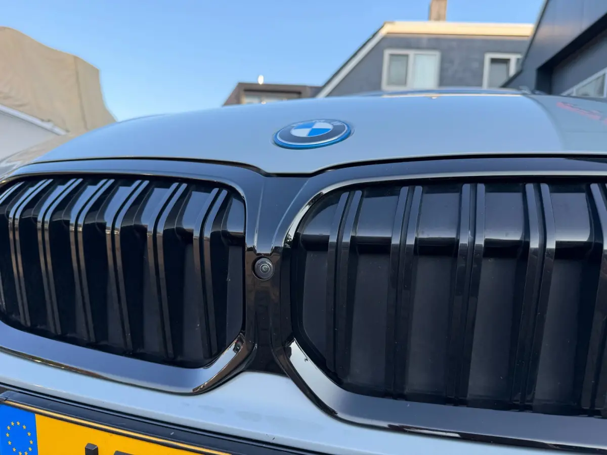 320e M-Sport Performance / Pano / Hud / 360 Cam / H&K / Full Black .