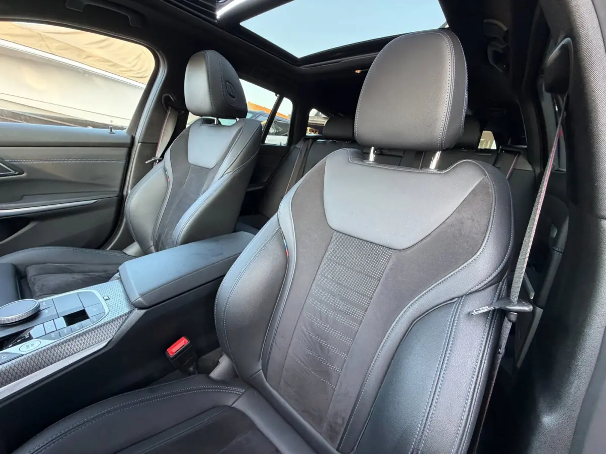 320e M-Sport Performance / Pano / Hud / 360 Cam / H&K / Full Black .
