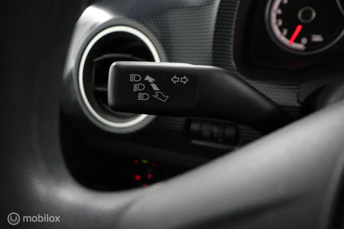 Up! | 5 Deurs | Elek. ramen | Airco | Bluetooth | Dealerstaat | Volkswagen Up! 1.0 | 5 Deurs | Elek. ramen | Airco | Bluetooth | Dealerstaat |