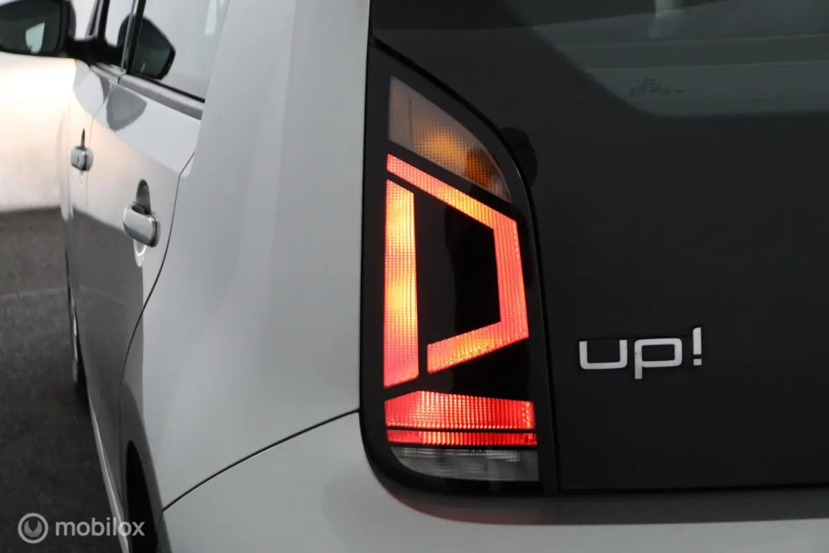 Up! | 5 Deurs | Elek. ramen | Airco | Bluetooth | Dealerstaat | Volkswagen Up! 1.0 | 5 Deurs | Elek. ramen | Airco | Bluetooth | Dealerstaat |