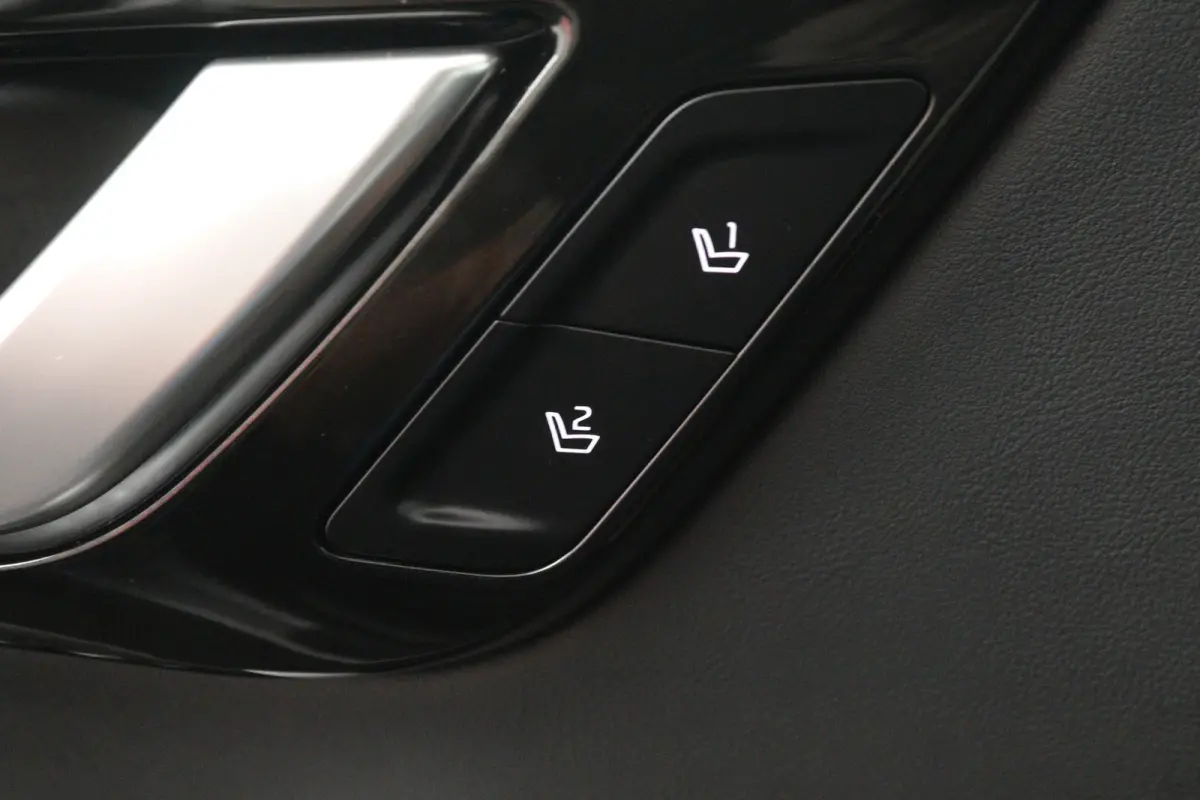Plus 77.4 kWh (100% Soh, STUUR-/STOELVERWARMING, ADAPTIEVE CRUISE, AUTOPILOT, CAMERA, SFEERVERLICHTING, LEDER, MEMORY)
