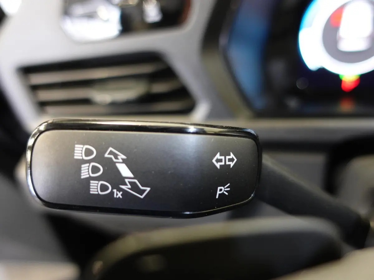 Maxi 2.0 TDI Style Automaat Airco Carplay Adaptive Cruise Control PDC VA Camera Trekhaak 17" LM Velgen