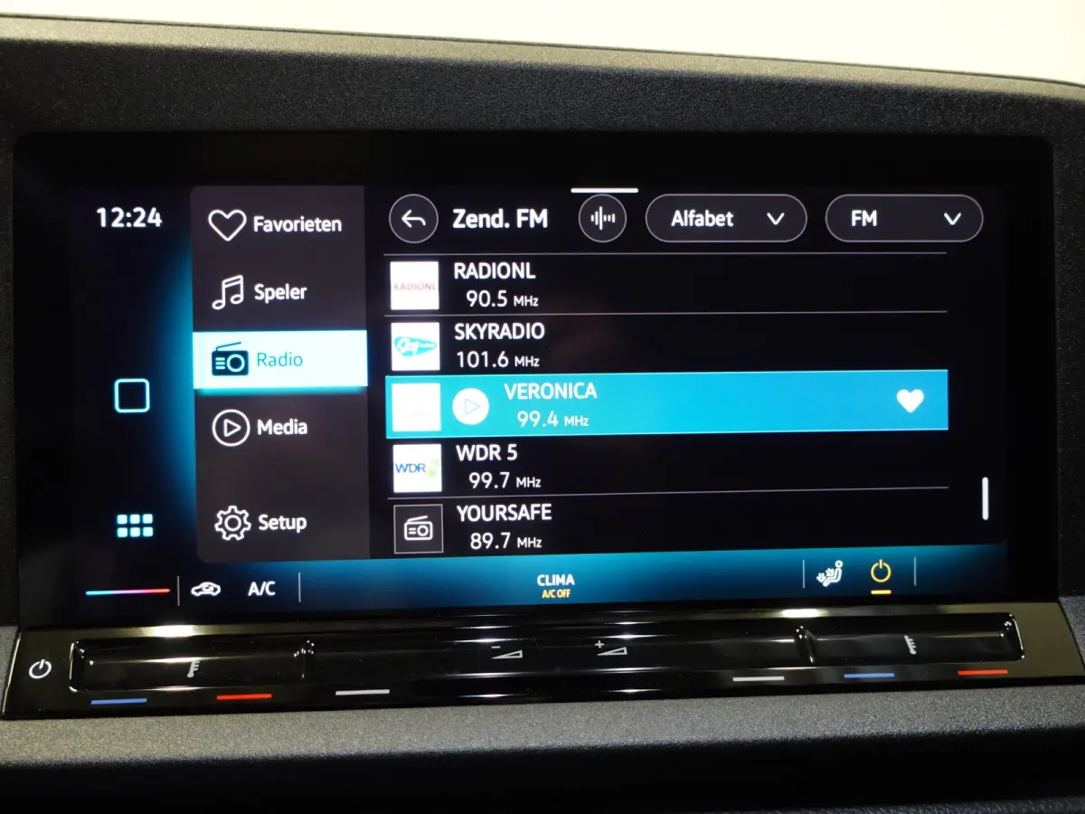 Maxi 2.0 TDI Style Automaat Airco Carplay Adaptive Cruise Control PDC VA Camera Trekhaak 17" LM Velgen
