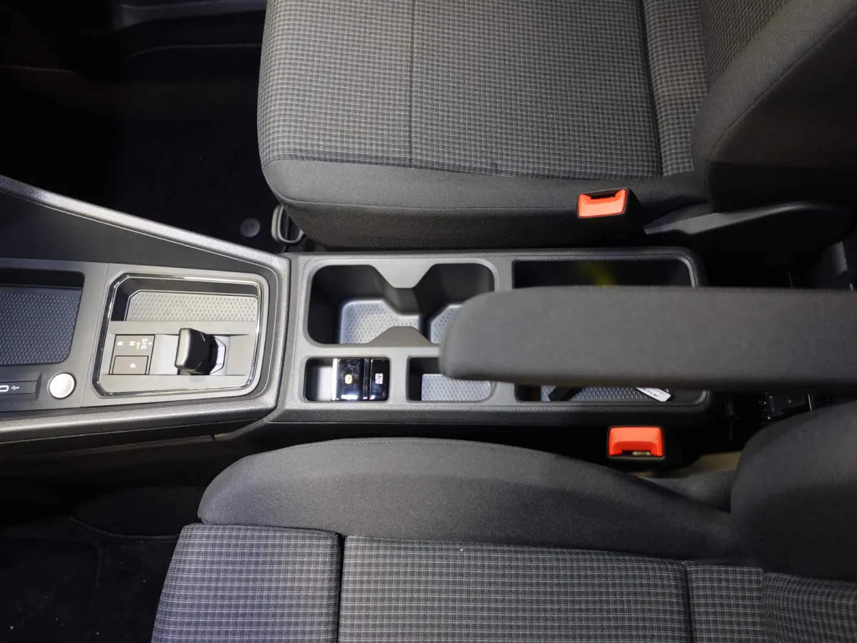 Maxi 2.0 TDI Style Automaat Airco Carplay Adaptive Cruise Control PDC VA Camera Trekhaak 17" LM Velgen