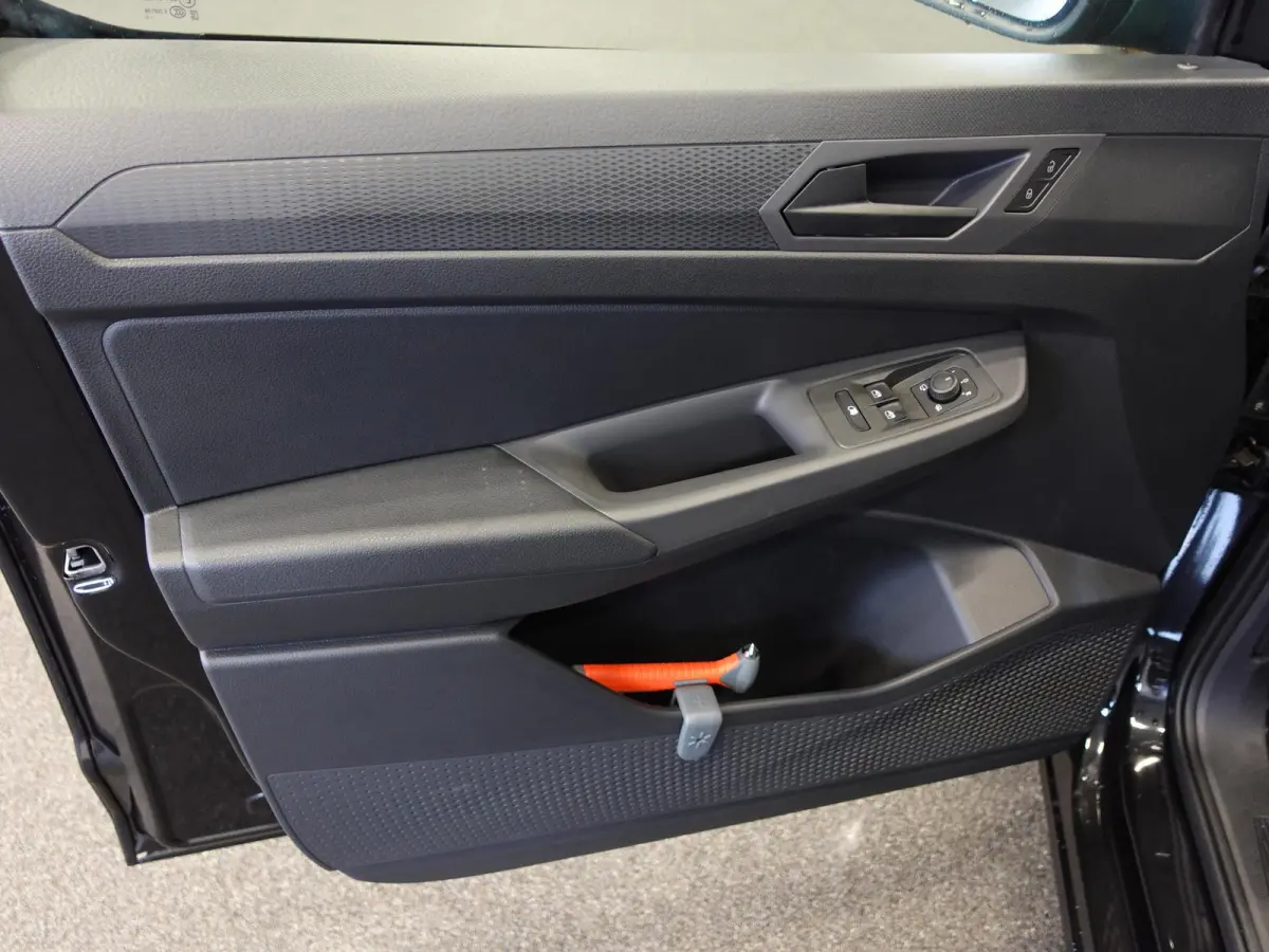Maxi 2.0 TDI Style Automaat Airco Carplay Adaptive Cruise Control PDC VA Camera Trekhaak 17" LM Velgen