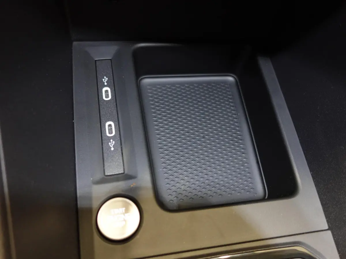 Maxi 2.0 TDI Style Automaat Airco Carplay Adaptive Cruise Control PDC VA Camera Trekhaak 17" LM Velgen