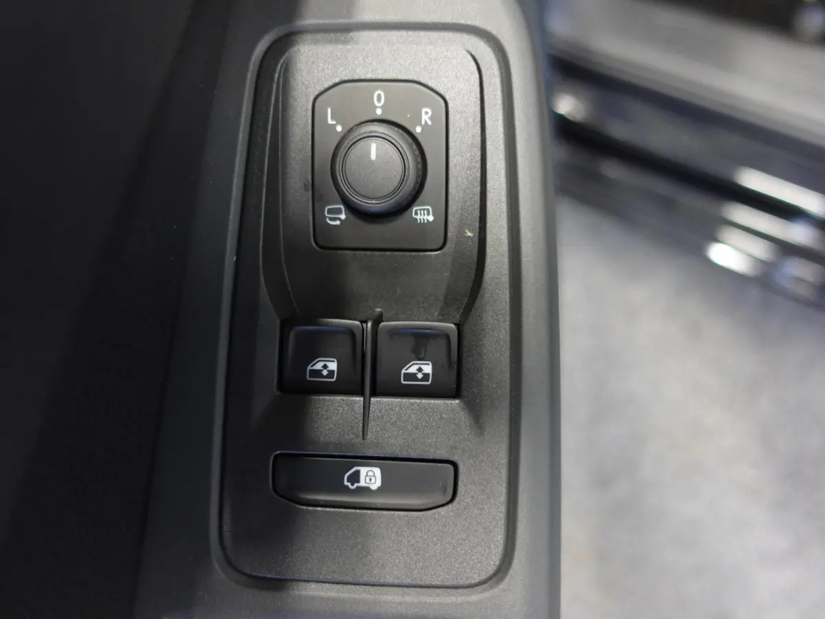 Maxi 2.0 TDI Style Automaat Airco Carplay Adaptive Cruise Control PDC VA Camera Trekhaak 17" LM Velgen