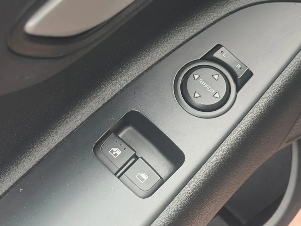 1.0 T-GDi ComfortPlusLine Navigator DEALER ONDERHOUDEN ! | NAVIGATIE | ACHTERUITRIJCAMERA | PARKEERSENSOREN | 17 INCH LICHTMETALEN VELGEN | CRUISE CONTROL | RESTERENDE FABRIEKSGARANTIE