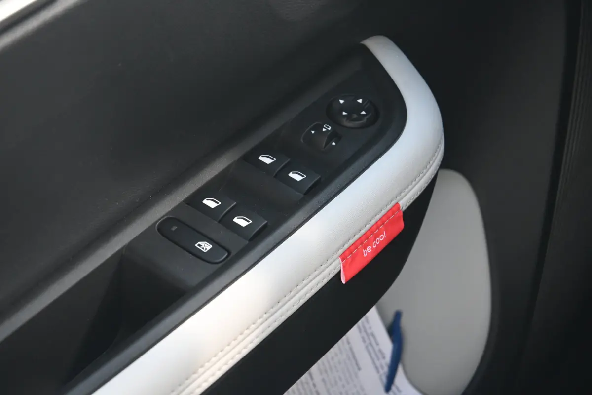 1.2 Hybrid 110pk Max DEMO-DEAL! Tot 8 Jaar Garantie! | Navigatie | Achteruitrijcamera | Full-LED | Parkeersensoren | !!