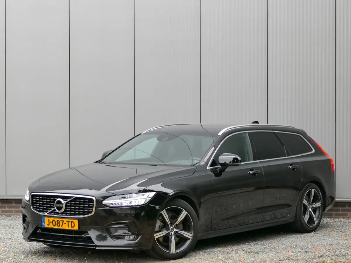 T4 Business Sport 12 MND garantie Harman Kardon / Trekhaak / DAB+ / Standkachel /