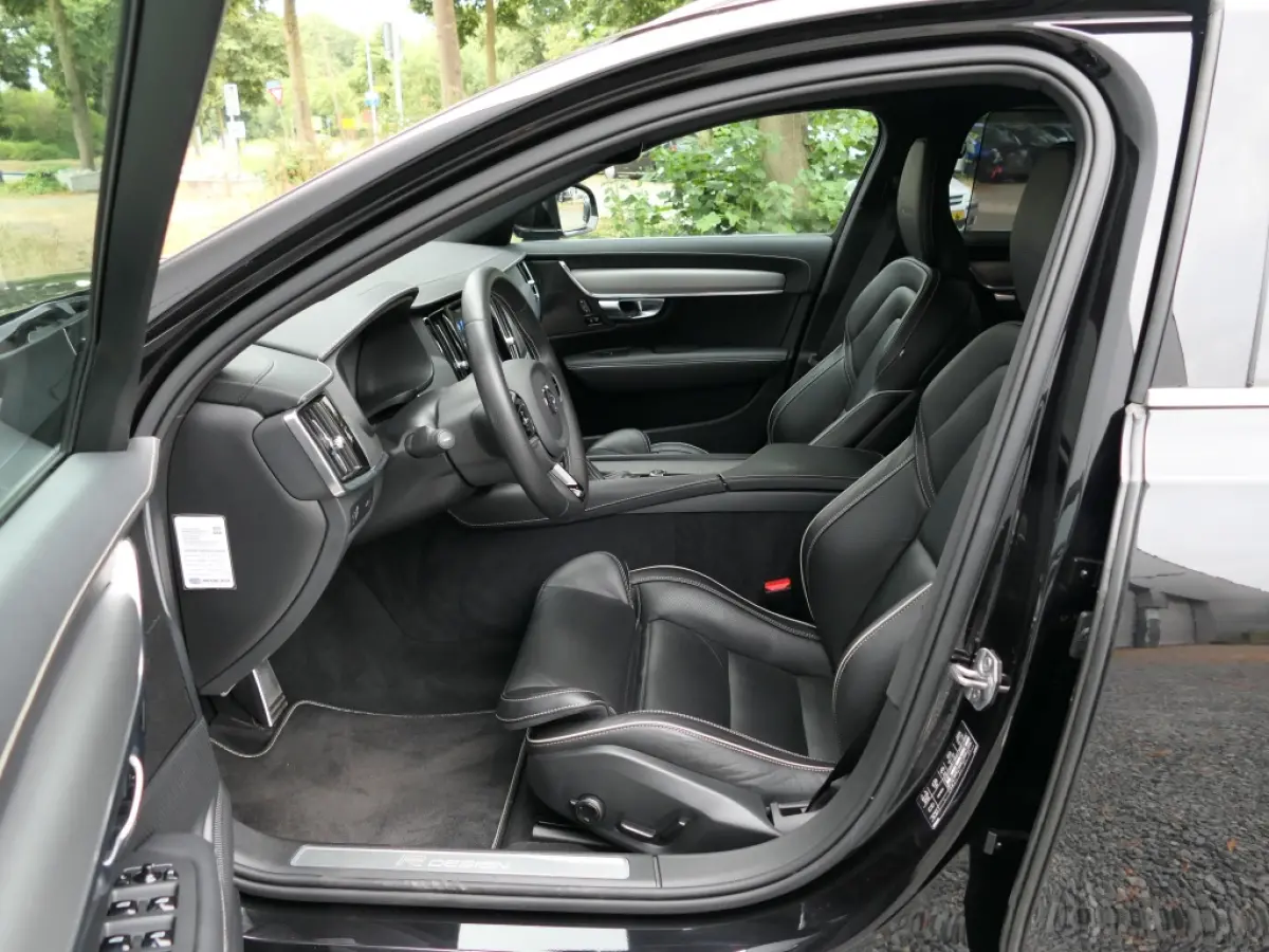 T4 Business Sport 12 MND garantie Harman Kardon / Trekhaak / DAB+ / Standkachel /
