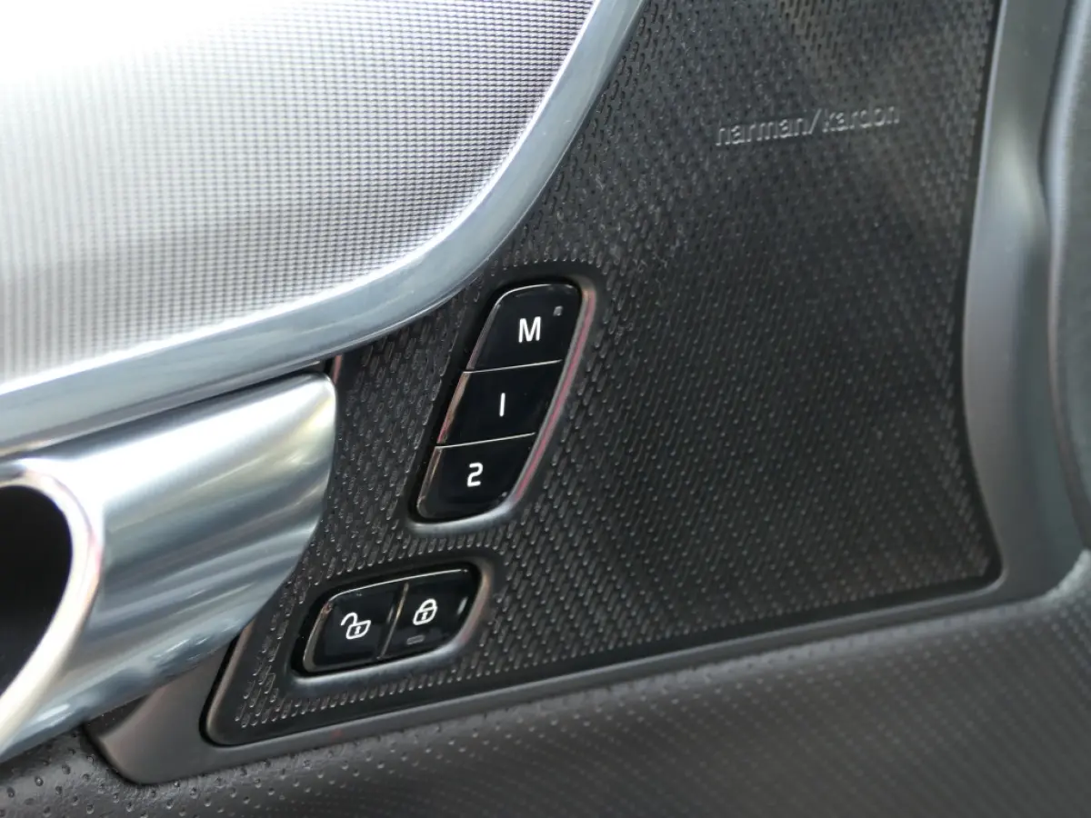 T4 Business Sport 12 MND garantie Harman Kardon / Trekhaak / DAB+ / Standkachel /