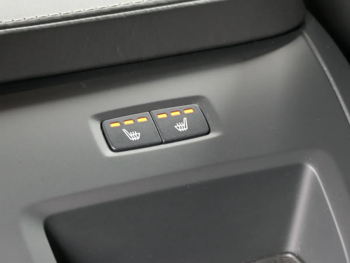 T4 Business Sport 12 MND garantie Harman Kardon / Trekhaak / DAB+ / Standkachel /