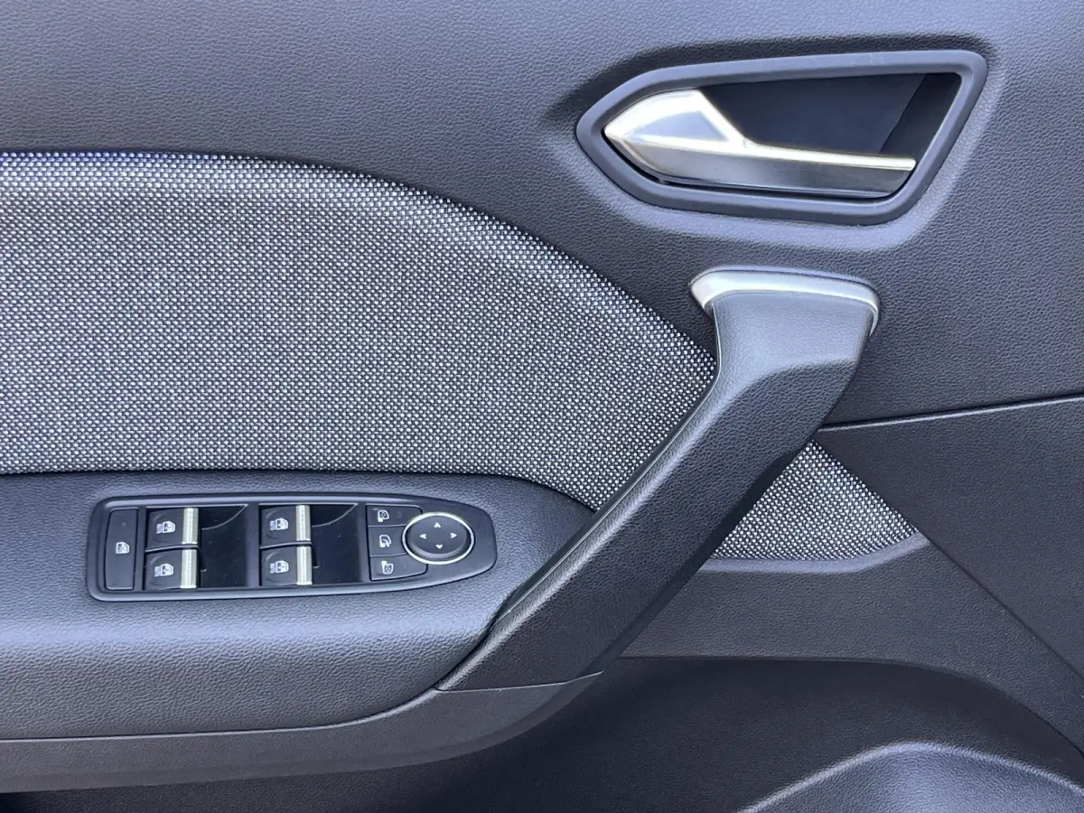 1.3 mild hybrid 160 techno | Navi/Clima/Adapt.Cruise/Camera/18"/Stoel+Stuurverw./Sfeerverl./Apple CarPlay-Android Auto