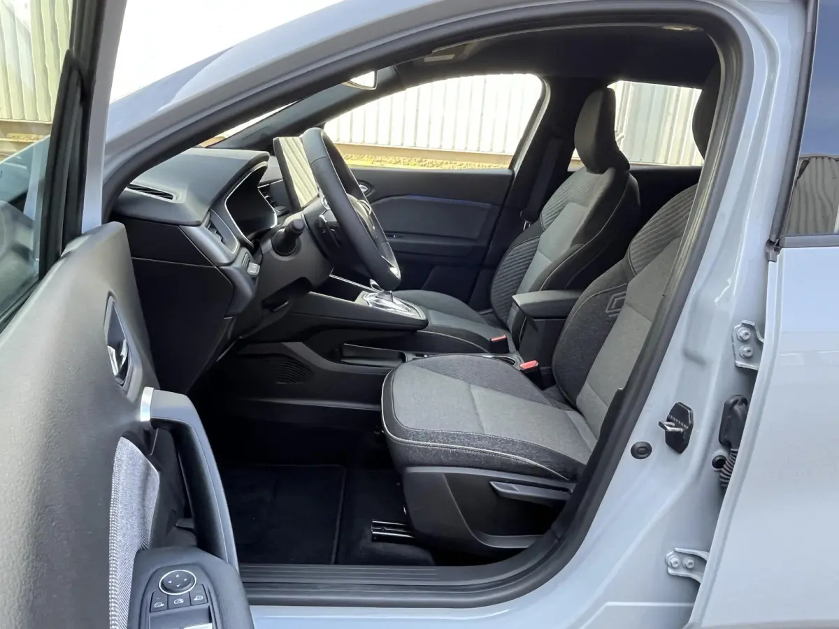 1.3 mild hybrid 160 techno | Navi/Clima/Adapt.Cruise/Camera/18"/Stoel+Stuurverw./Sfeerverl./Apple CarPlay-Android Auto