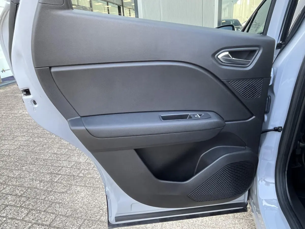 1.3 mild hybrid 160 techno | Navi/Clima/Adapt.Cruise/Camera/18"/Stoel+Stuurverw./Sfeerverl./Apple CarPlay-Android Auto