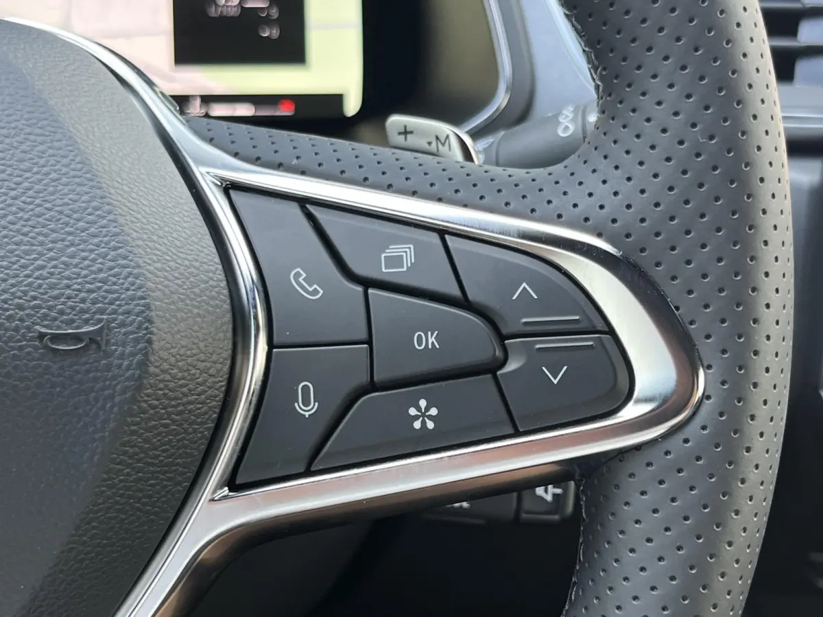 1.3 mild hybrid 160 techno | Navi/Clima/Adapt.Cruise/Camera/18"/Stoel+Stuurverw./Sfeerverl./Apple CarPlay-Android Auto