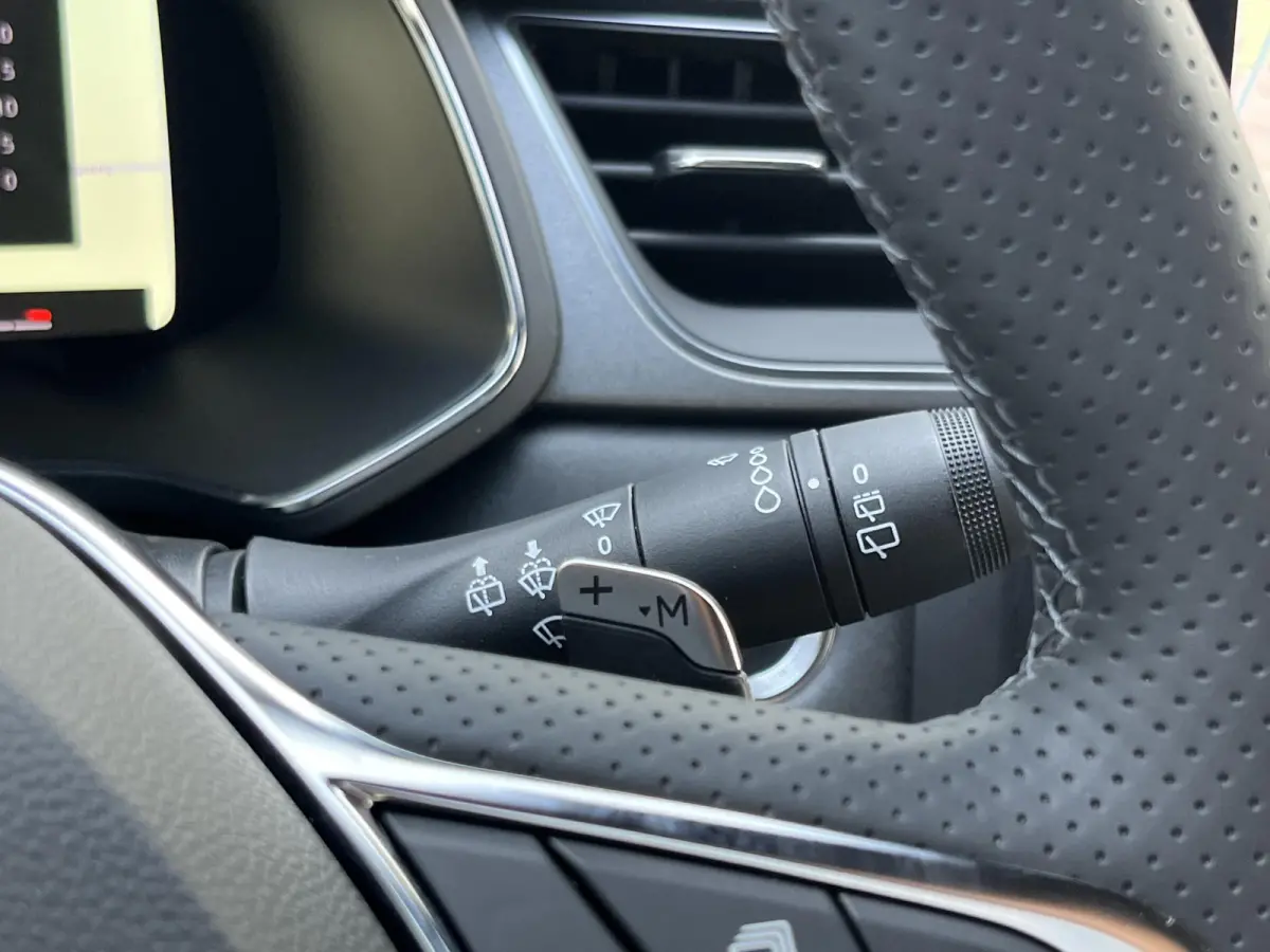 1.3 mild hybrid 160 techno | Navi/Clima/Adapt.Cruise/Camera/18"/Stoel+Stuurverw./Sfeerverl./Apple CarPlay-Android Auto