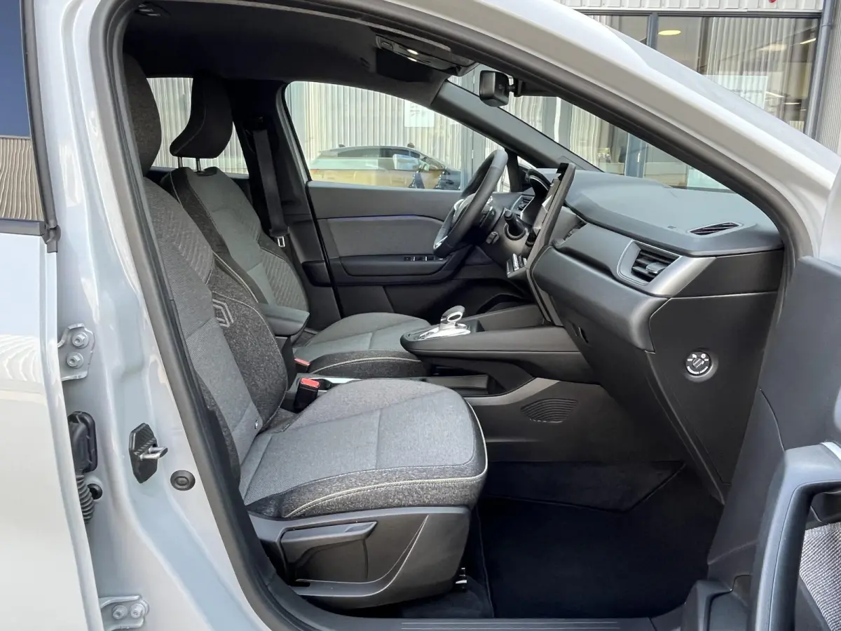1.3 mild hybrid 160 techno | Navi/Clima/Adapt.Cruise/Camera/18"/Stoel+Stuurverw./Sfeerverl./Apple CarPlay-Android Auto