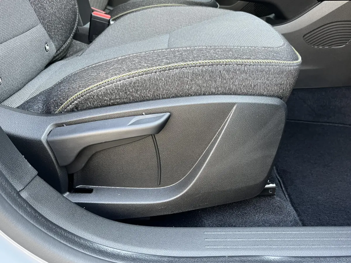 1.3 mild hybrid 160 techno | Navi/Clima/Adapt.Cruise/Camera/18"/Stoel+Stuurverw./Sfeerverl./Apple CarPlay-Android Auto