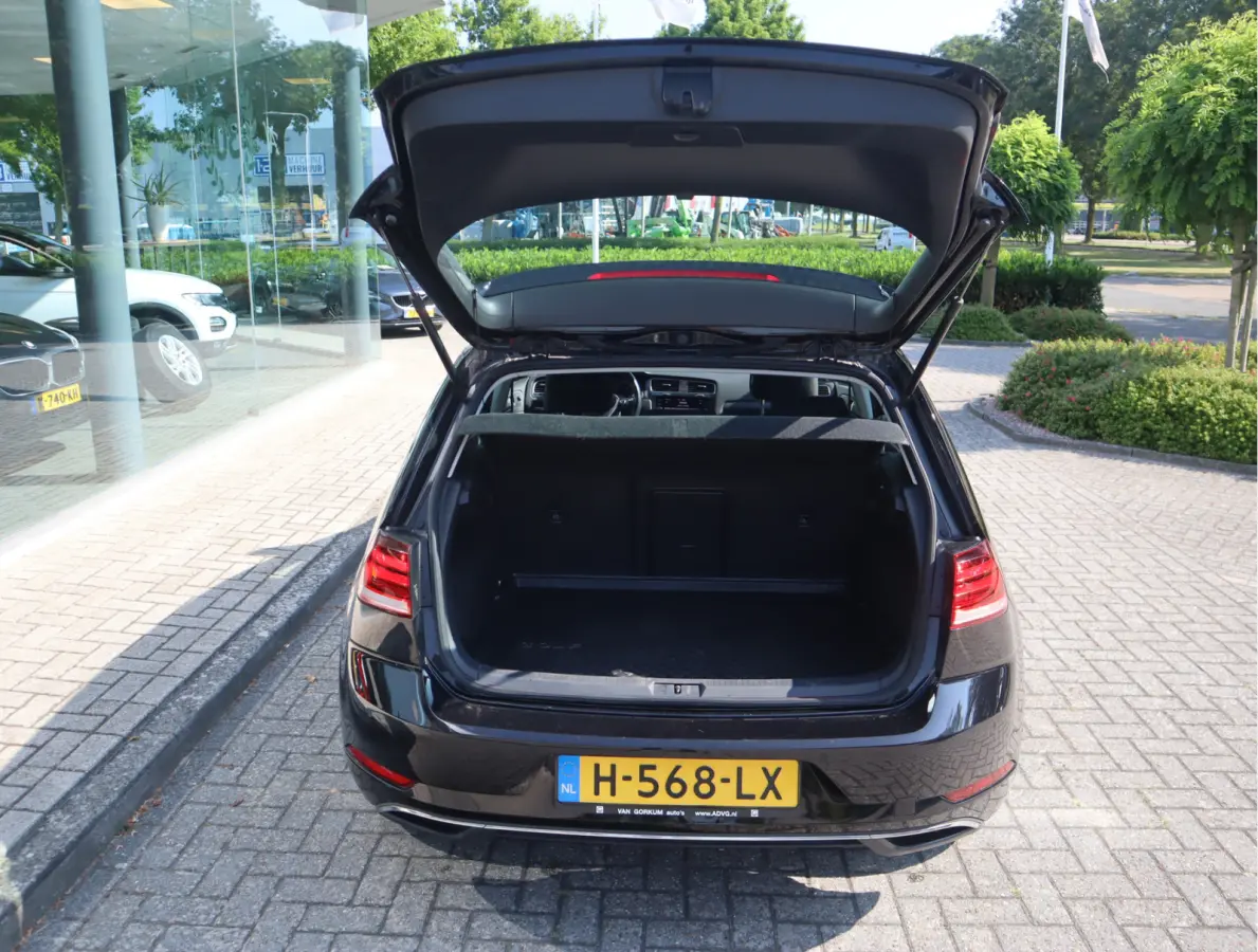 E-DITION Navi / Climate / Pdc / Elekramen / Adap-Cruise / App-connect / SOH 89.64% /  Voldoende Apk /