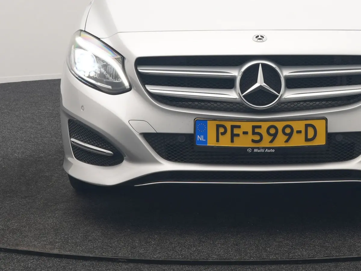 180 123pk Dealer O.H | Trekhaak | Camera | Cruise Control | Led Koplampen | Navigatie | Lederen Sportstoelen | 17"L.M |