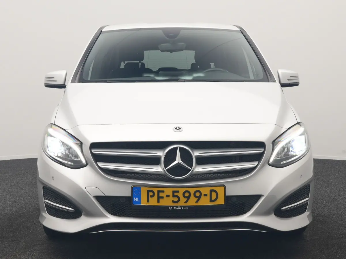 180 123pk Dealer O.H | Trekhaak | Camera | Cruise Control | Led Koplampen | Navigatie | Lederen Sportstoelen | 17"L.M |