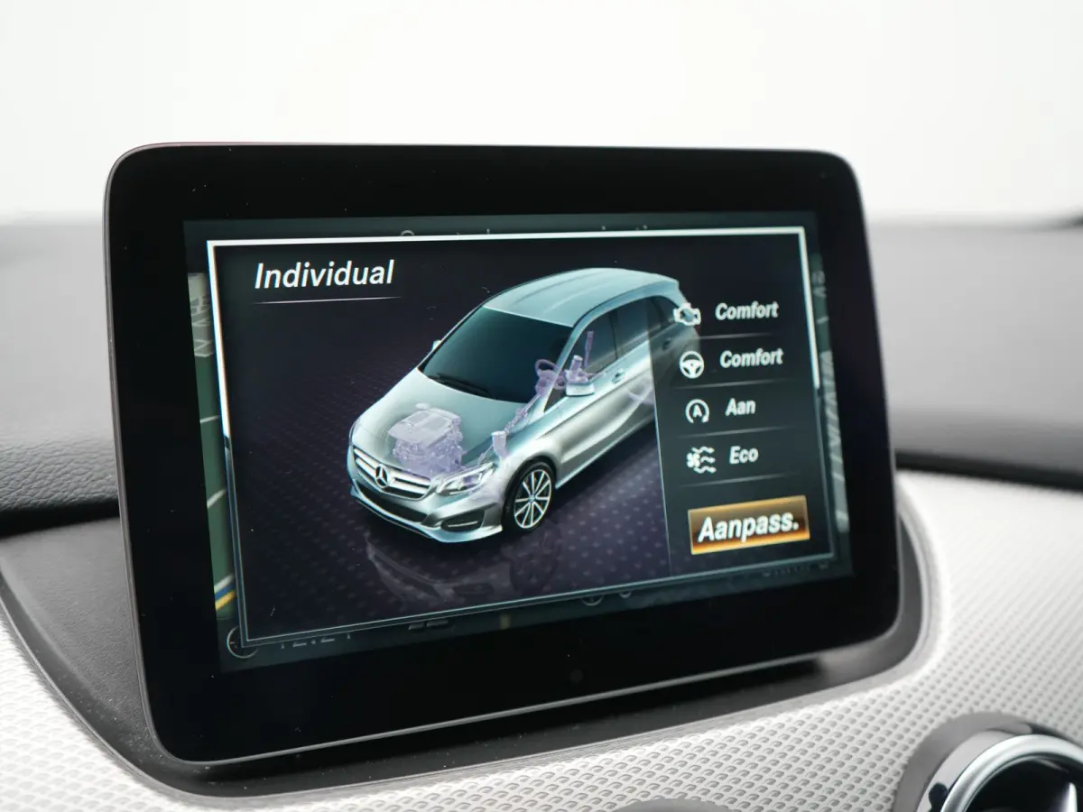 180 123pk Dealer O.H | Trekhaak | Camera | Cruise Control | Led Koplampen | Navigatie | Lederen Sportstoelen | 17"L.M |