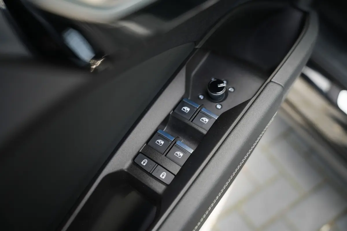 40 204 pk S edition 77 kWh /Pano-Dak/ BTW-Auto/ Keyless/ Adapt.Cruise/ SONOS/ Lane-Assist/ Carplay/ 20'' LMV