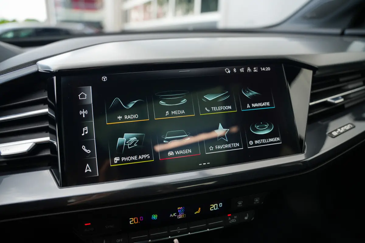 40 204 pk S edition 77 kWh /Pano-Dak/ BTW-Auto/ Keyless/ Adapt.Cruise/ SONOS/ Lane-Assist/ Carplay/ 20'' LMV
