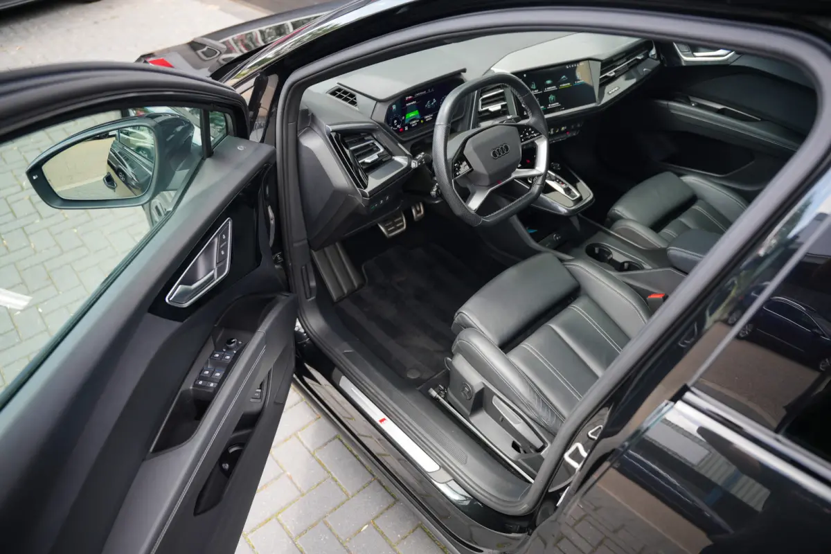 40 204 pk S edition 77 kWh /Pano-Dak/ BTW-Auto/ Keyless/ Adapt.Cruise/ SONOS/ Lane-Assist/ Carplay/ 20'' LMV