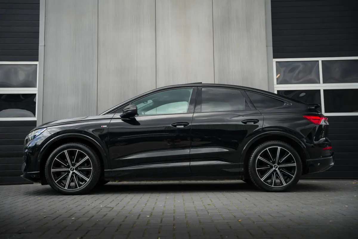 40 204 pk S edition 77 kWh /Pano-Dak/ BTW-Auto/ Keyless/ Adapt.Cruise/ SONOS/ Lane-Assist/ Carplay/ 20'' LMV