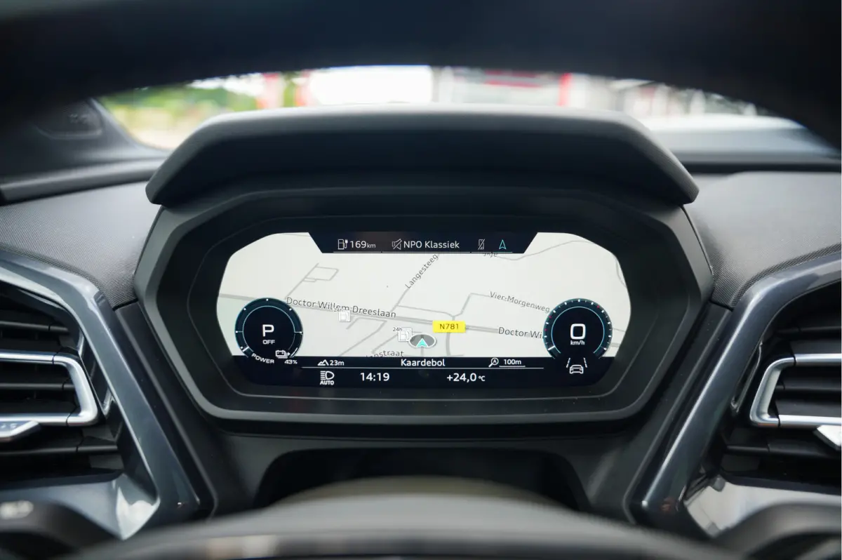 40 204 pk S edition 77 kWh /Pano-Dak/ BTW-Auto/ Keyless/ Adapt.Cruise/ SONOS/ Lane-Assist/ Carplay/ 20'' LMV