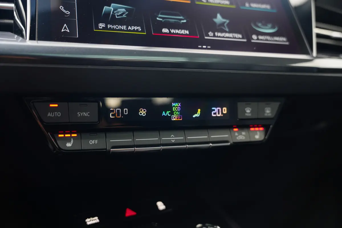 40 204 pk S edition 77 kWh /Pano-Dak/ BTW-Auto/ Keyless/ Adapt.Cruise/ SONOS/ Lane-Assist/ Carplay/ 20'' LMV