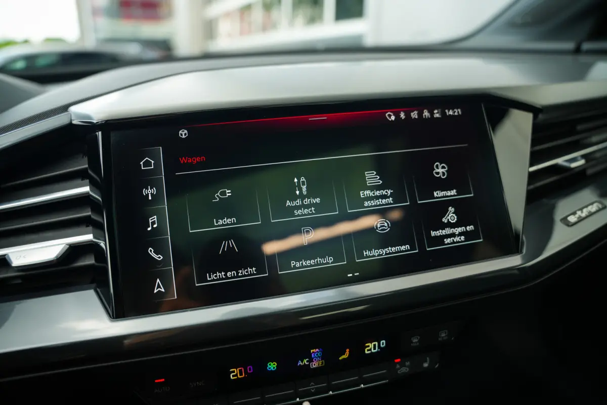 40 204 pk S edition 77 kWh /Pano-Dak/ BTW-Auto/ Keyless/ Adapt.Cruise/ SONOS/ Lane-Assist/ Carplay/ 20'' LMV